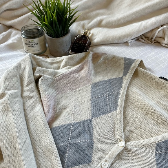 Brandy Melville Cardigan - Picture 2 of 3